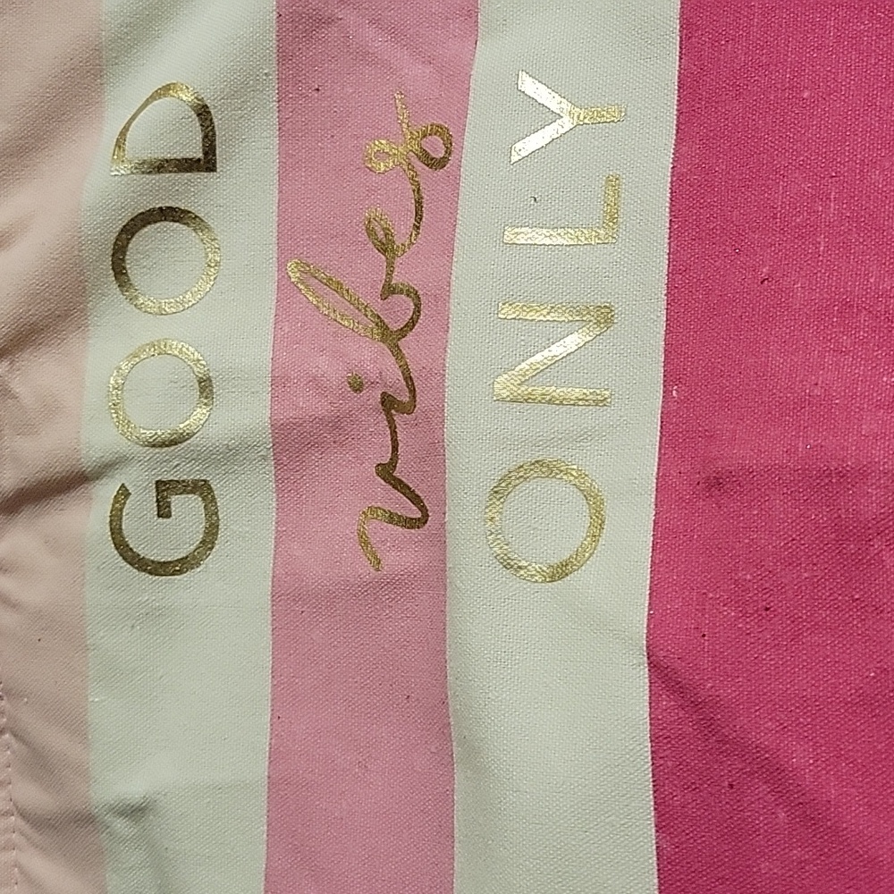 Cupcakes and Cartwheels Good Vibes Only Pink & White  Thermal Lunch Tote - Picture 3 of 14